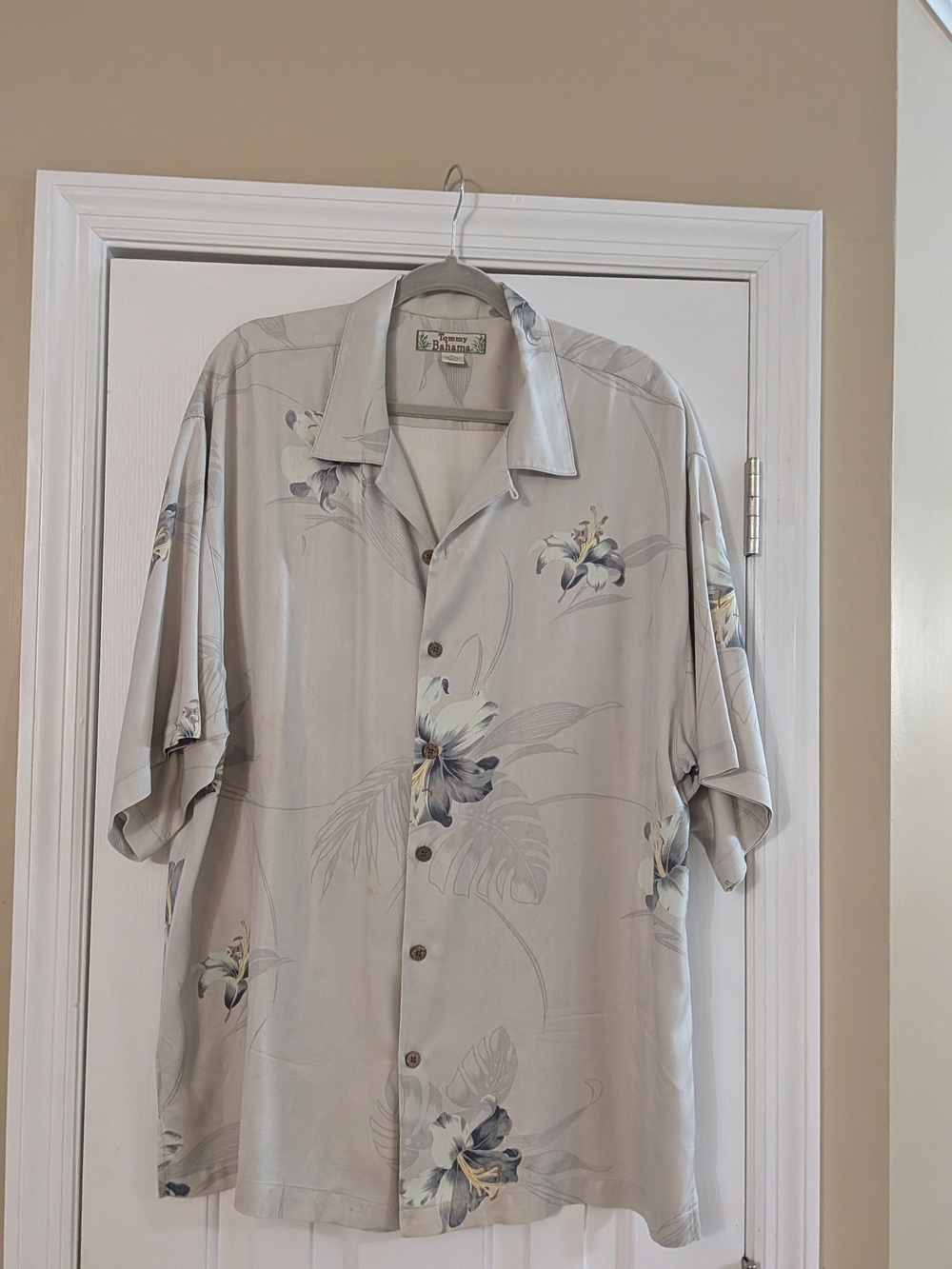 Tommy Bahama Pale Gray Floral Camp Shirt XL
